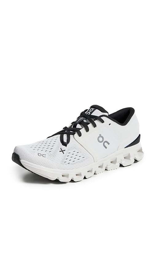 Amazon | [オン] トレーニングシューズ Cloud X 4 Ivory | Black
